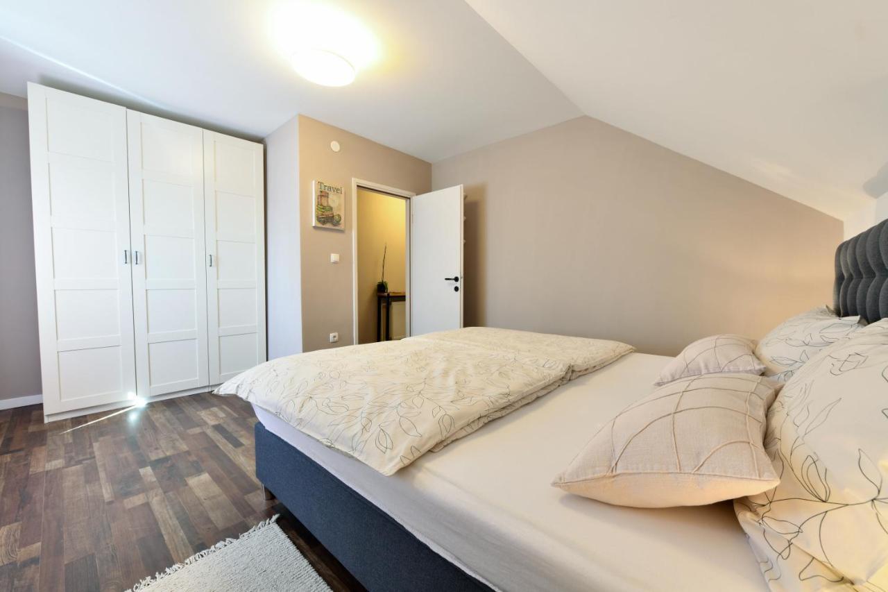 Apartment Murva Dreznik Grad Bagian luar foto