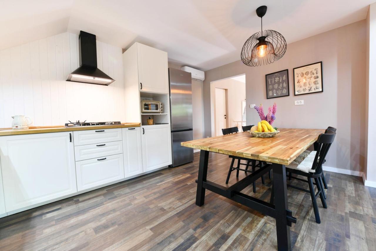 Apartment Murva Dreznik Grad Bagian luar foto