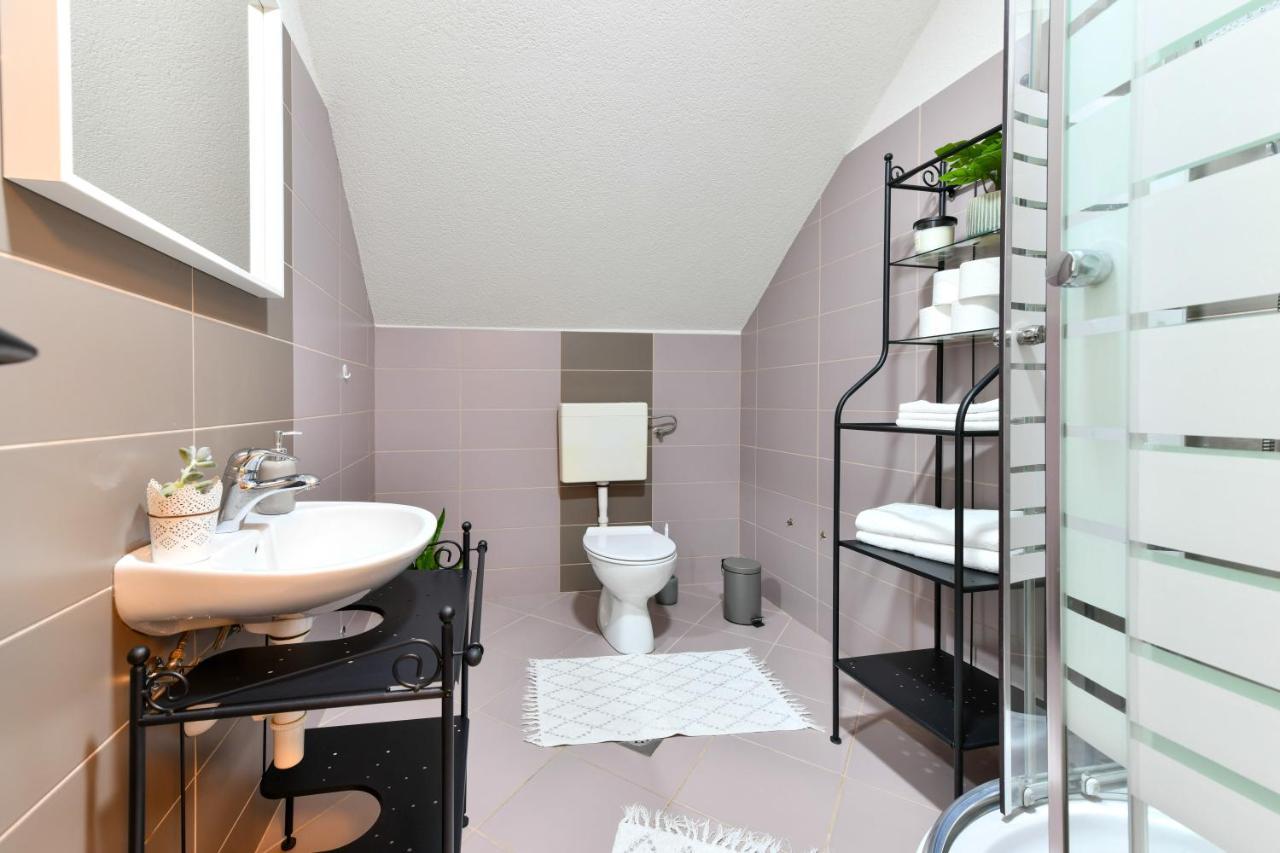 Apartment Murva Dreznik Grad Bagian luar foto